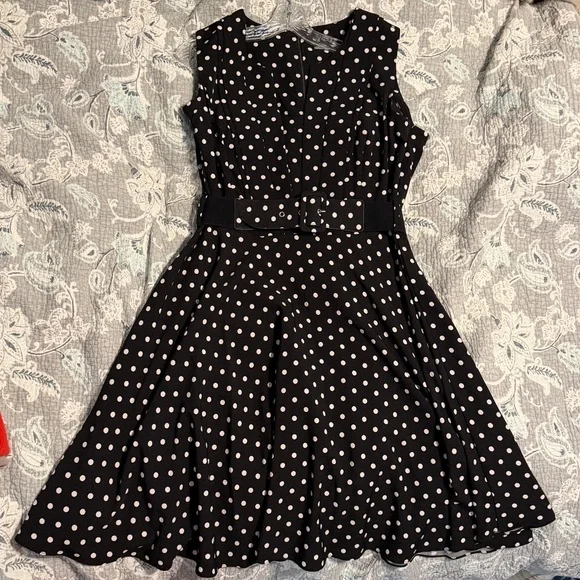 City Chic Polka Dot Sleeveless Vintage-look Dress - Black and White - Picture 5 of 10